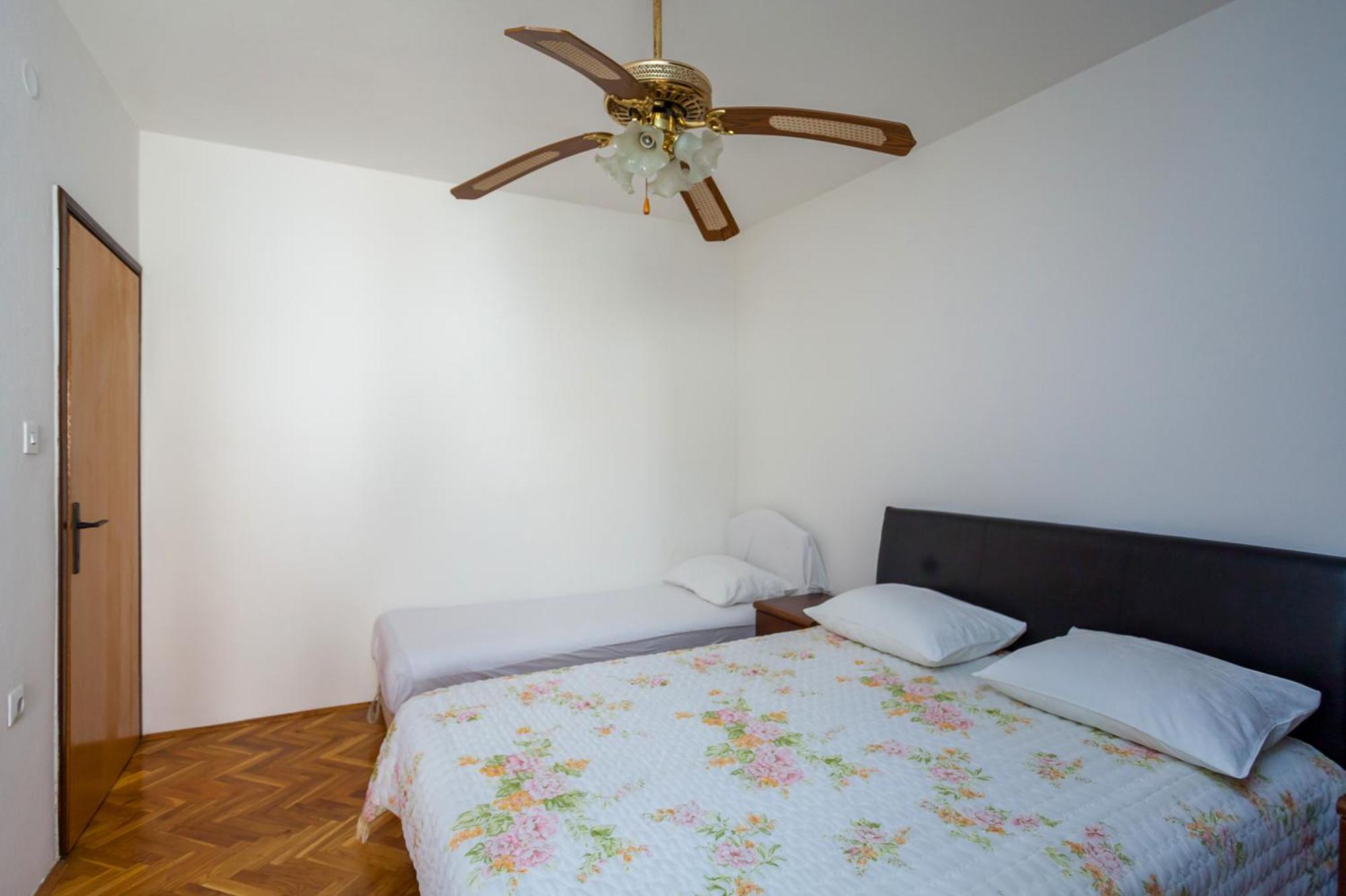Apartments Ratkovic Tivat Zimmer foto