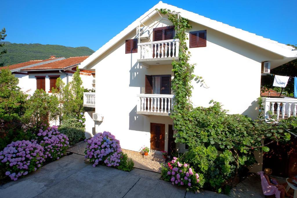 Apartments Ratkovic Tivat Zimmer foto